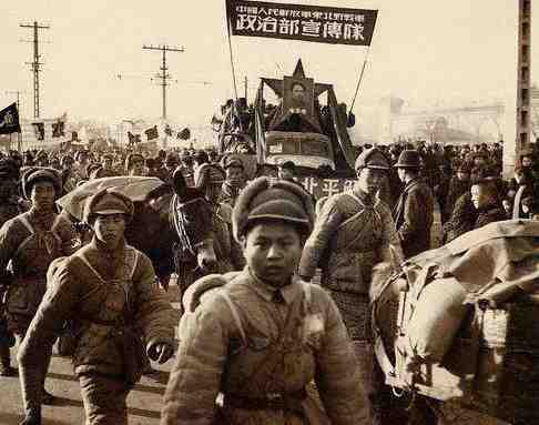 1949年，人民解放军进驻北京