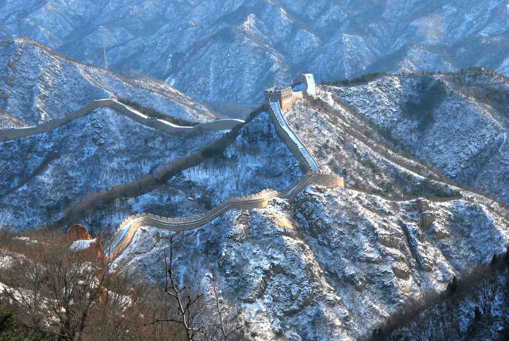白雪覆盖下的中国长城188金宝搏网服务网址